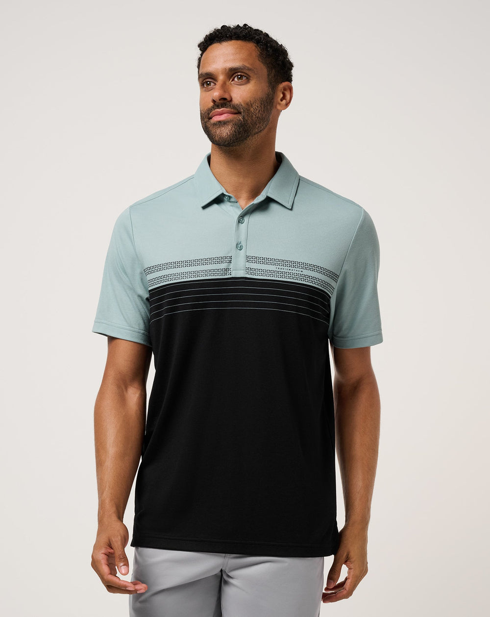 Arona Travis Mathew Men