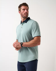 Arona Travis Mathew Men