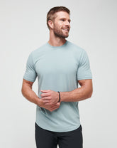Arona Travis Mathew Men
