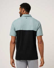 Arona Travis Mathew Men