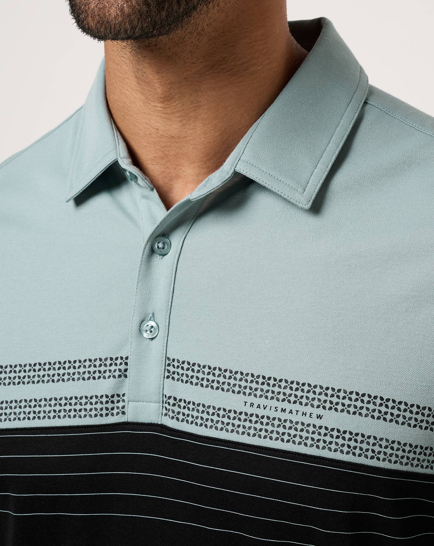 Arona Travis Mathew Men