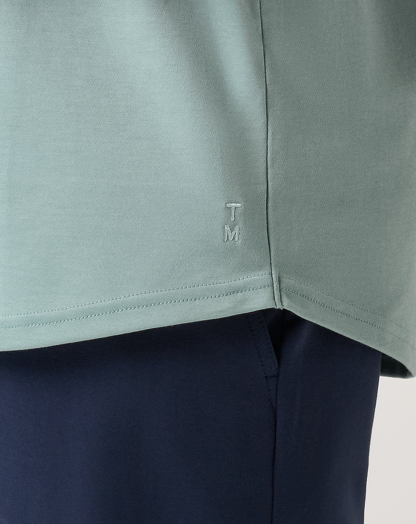 Arona Travis Mathew Men