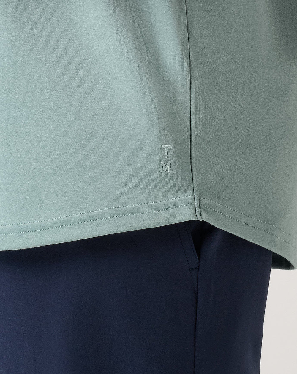 Arona Travis Mathew Men