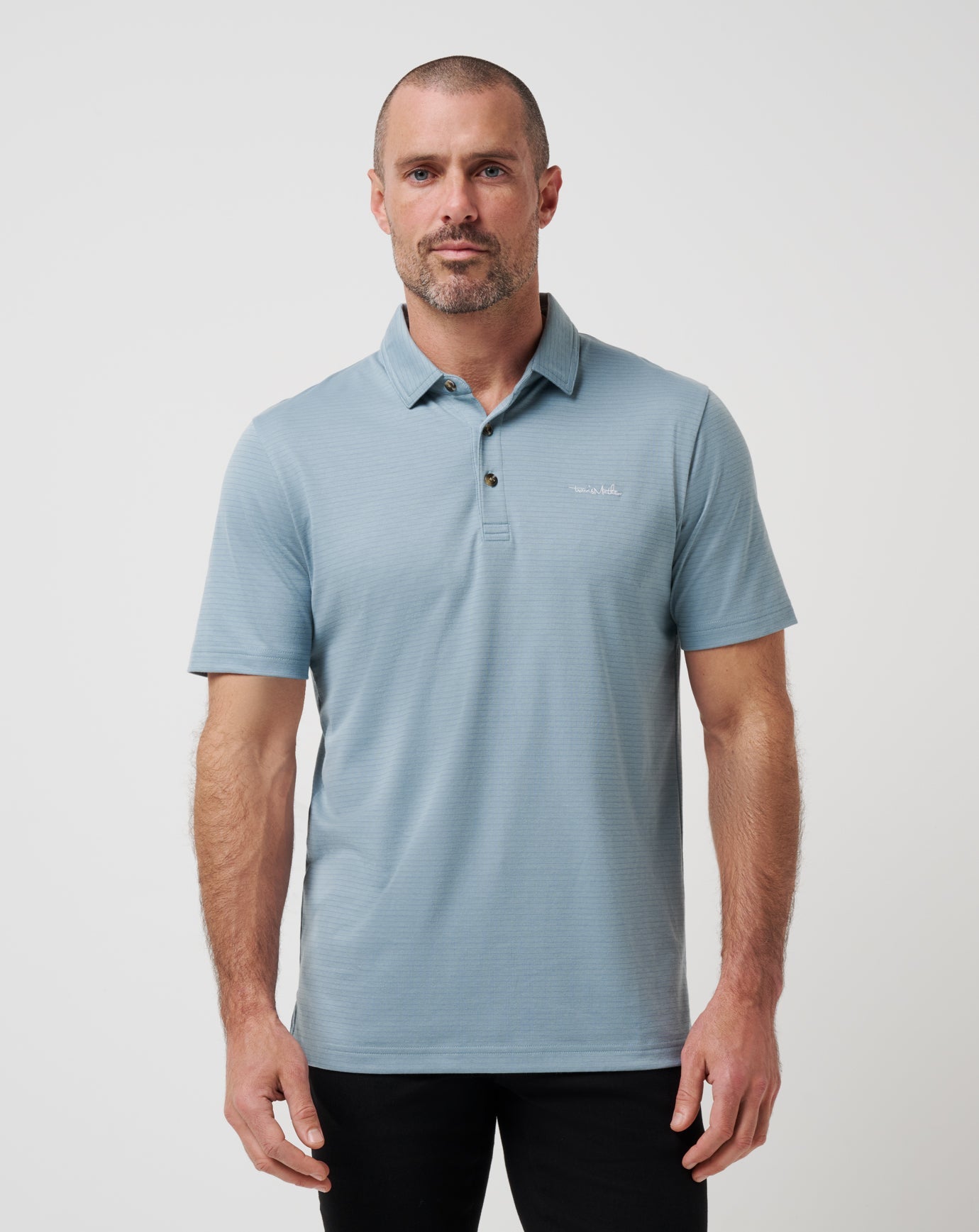 Arona Travis Mathew Men
