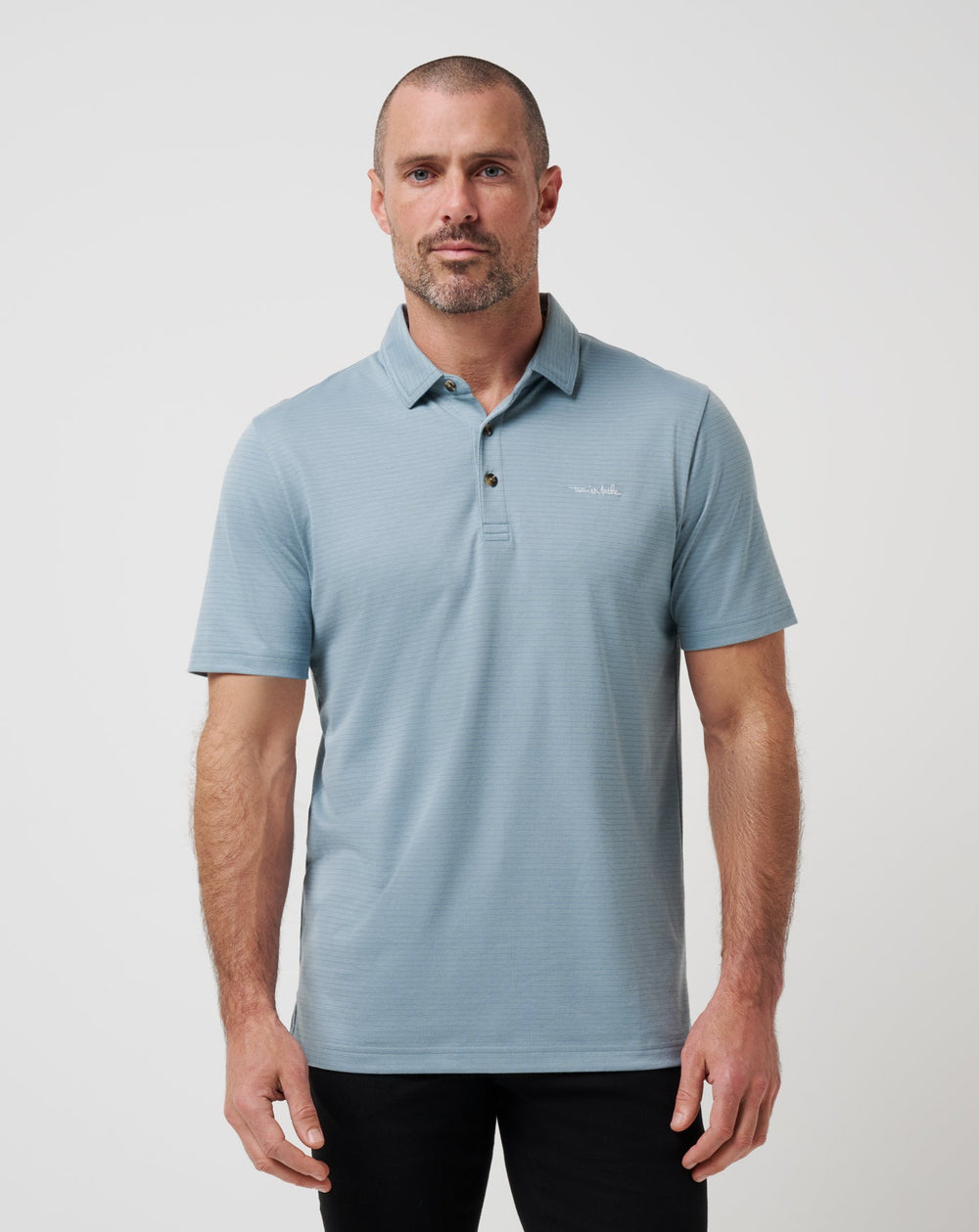 Arona Travis Mathew Men