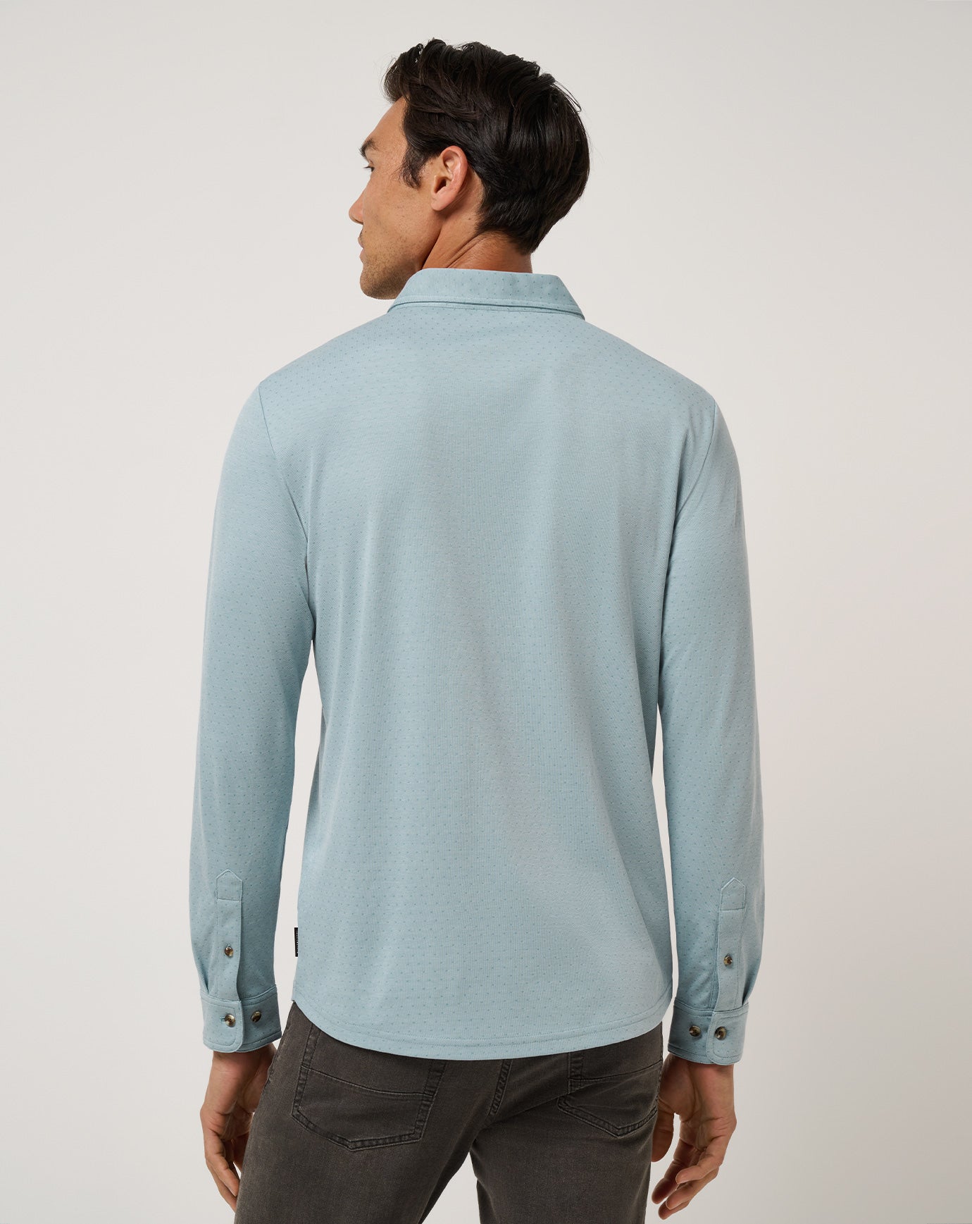 Arona Travis Mathew Men