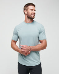 Arona Travis Mathew Men