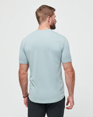Arona Travis Mathew Men