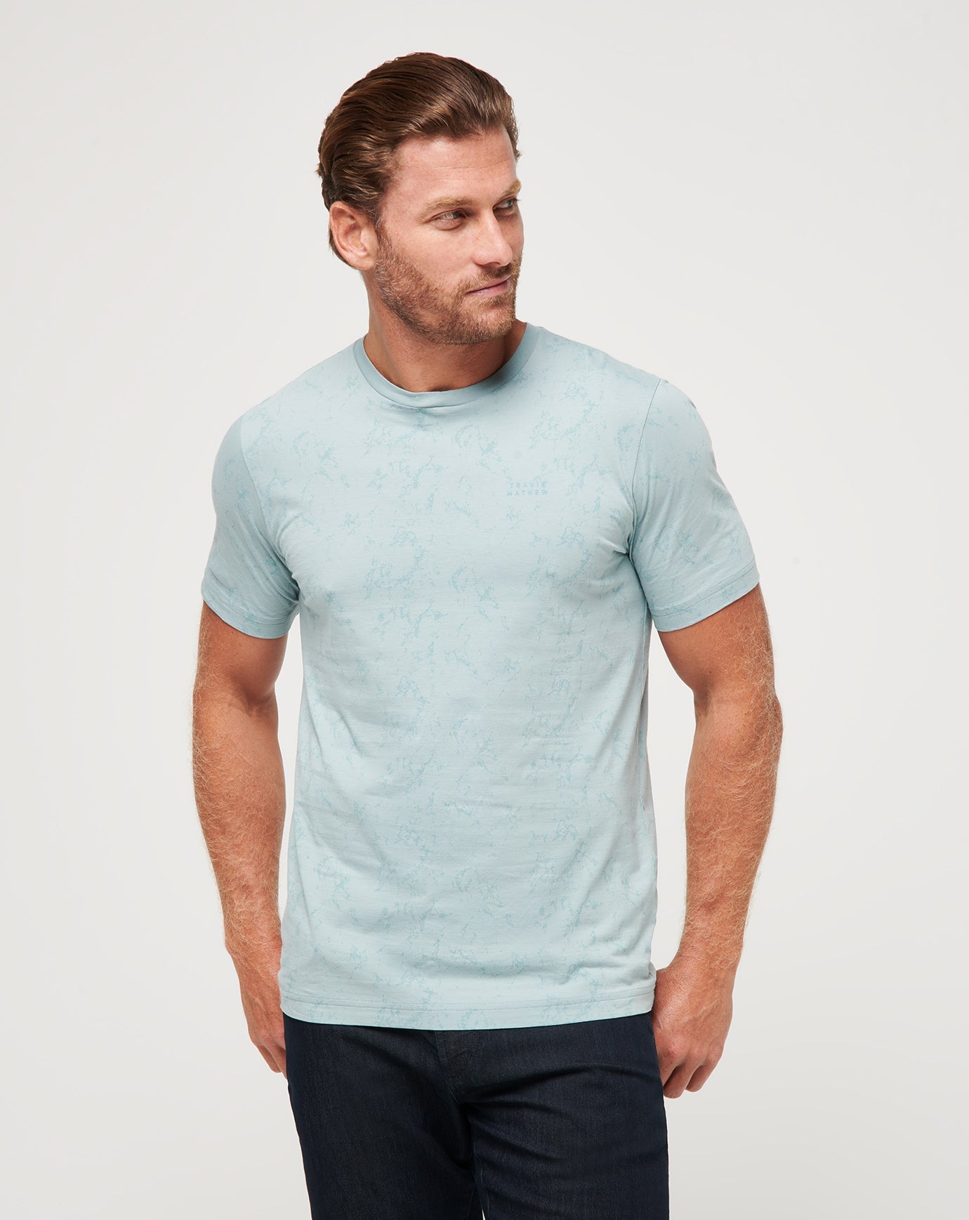 Arona Travis Mathew Men