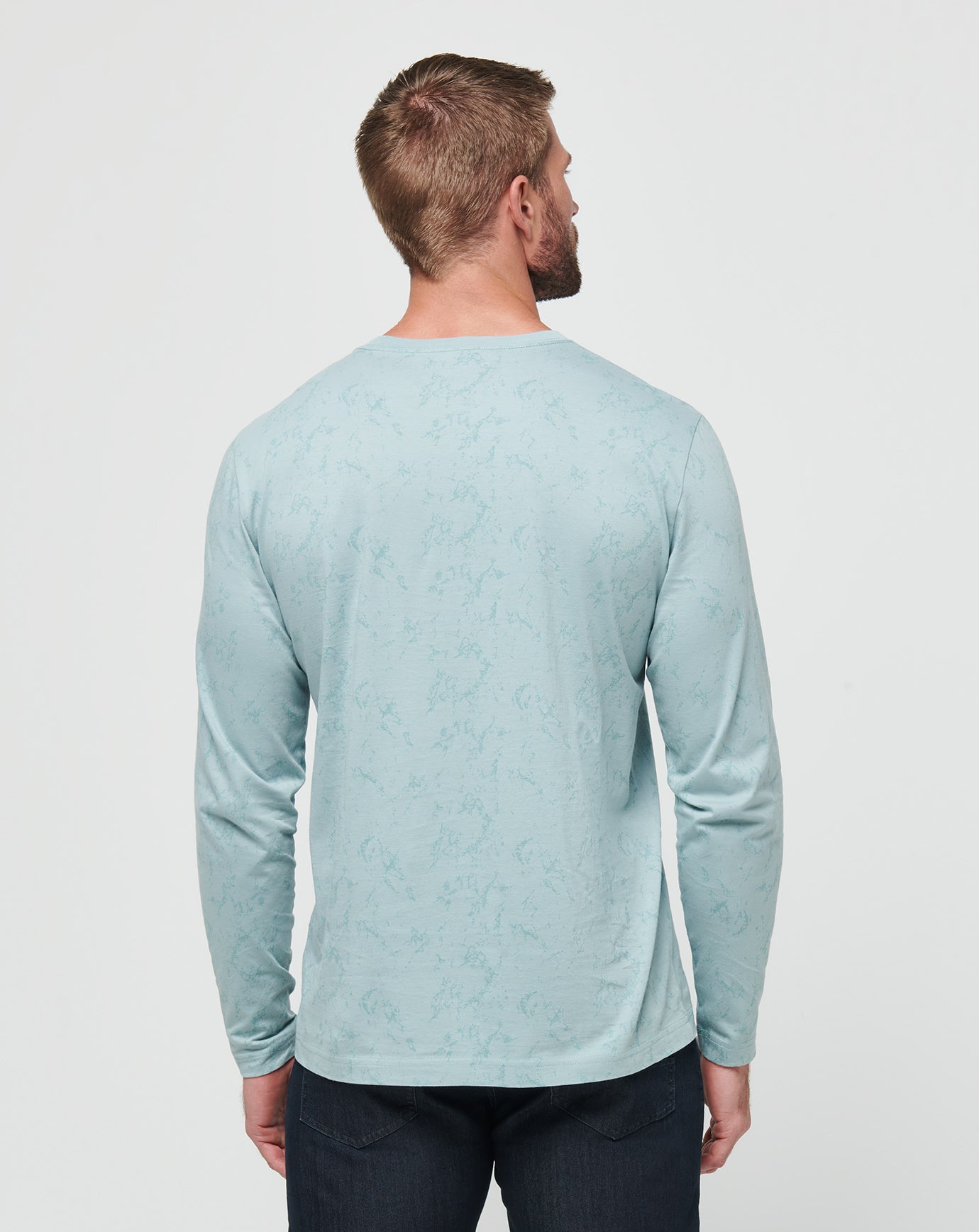 Arona Travis Mathew Men