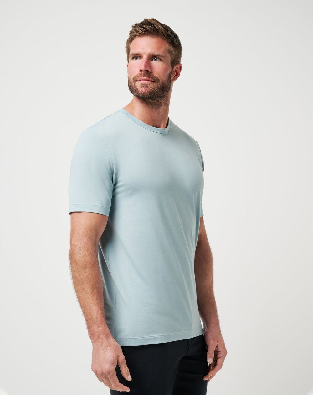 Arona Travis Mathew Men