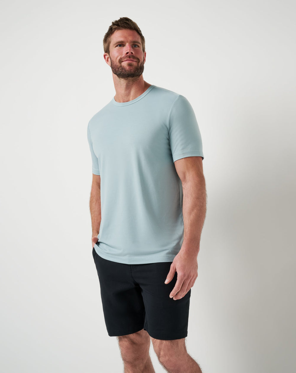 Arona Travis Mathew Men