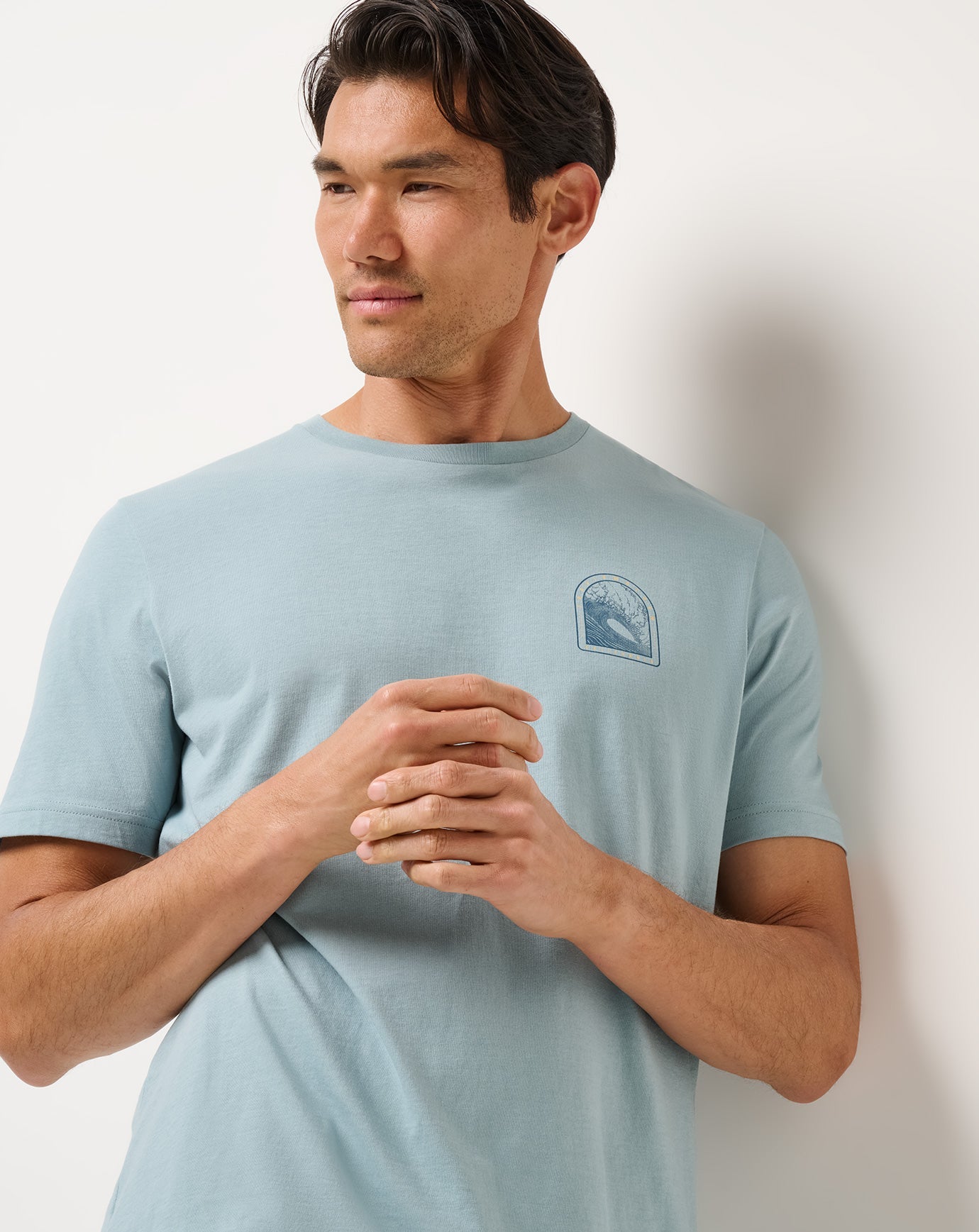 Arona Travis Mathew Men