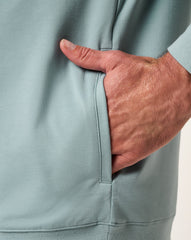 Arona Travis Mathew Men