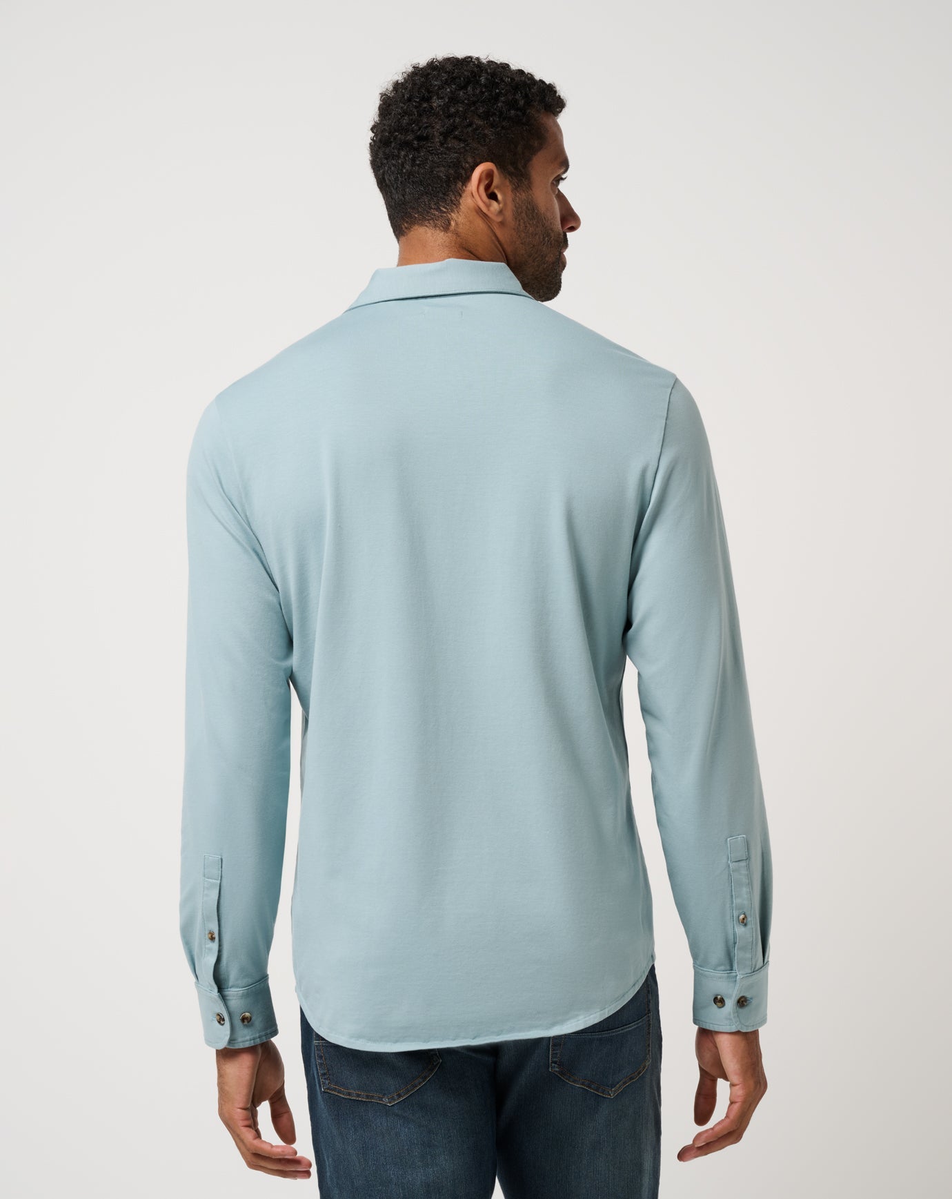 Arona Travis Mathew Men