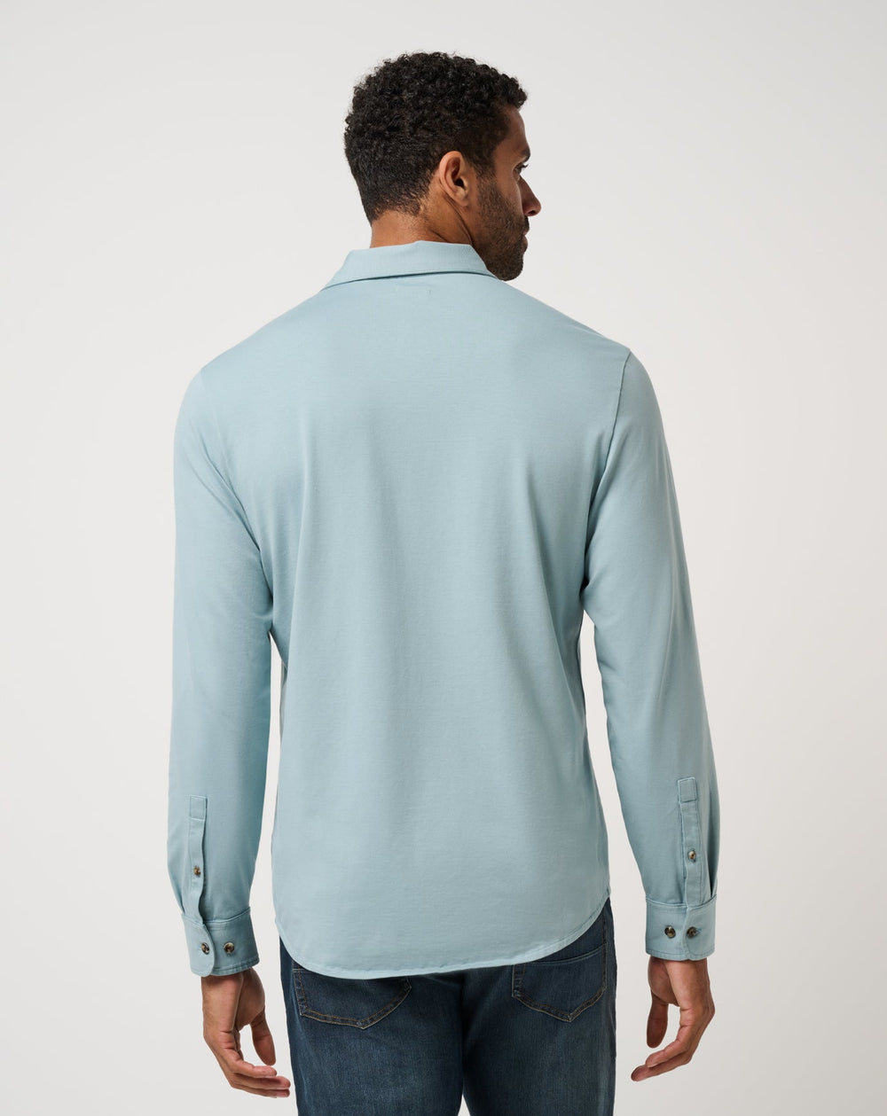 Arona Travis Mathew Men