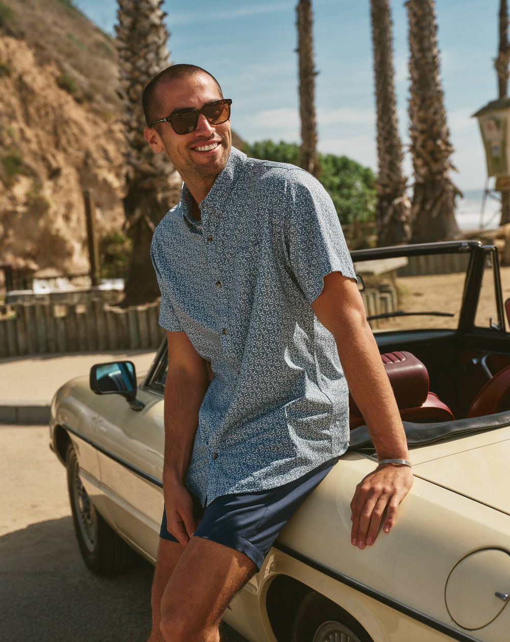 Arona Travis Mathew Men