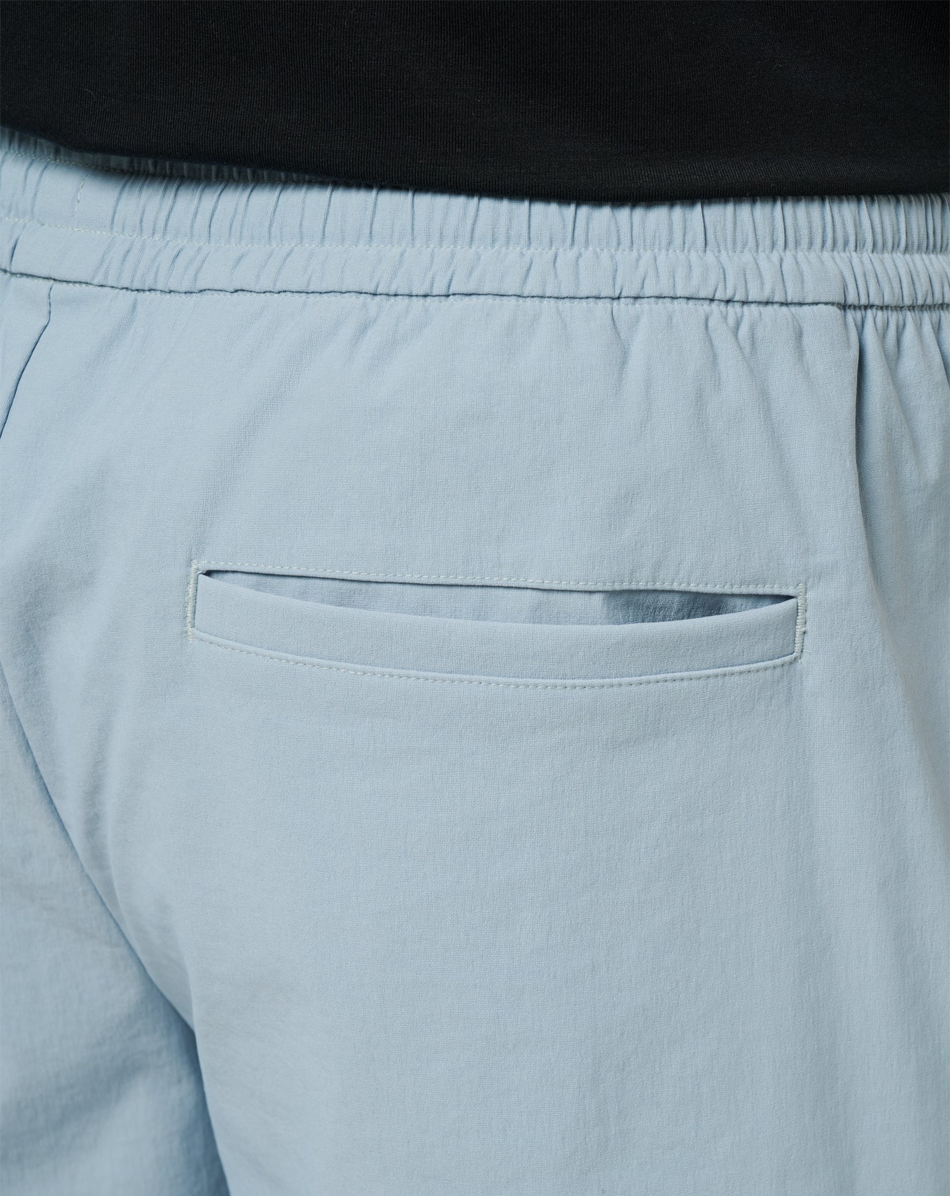 Arona Travis Mathew Men