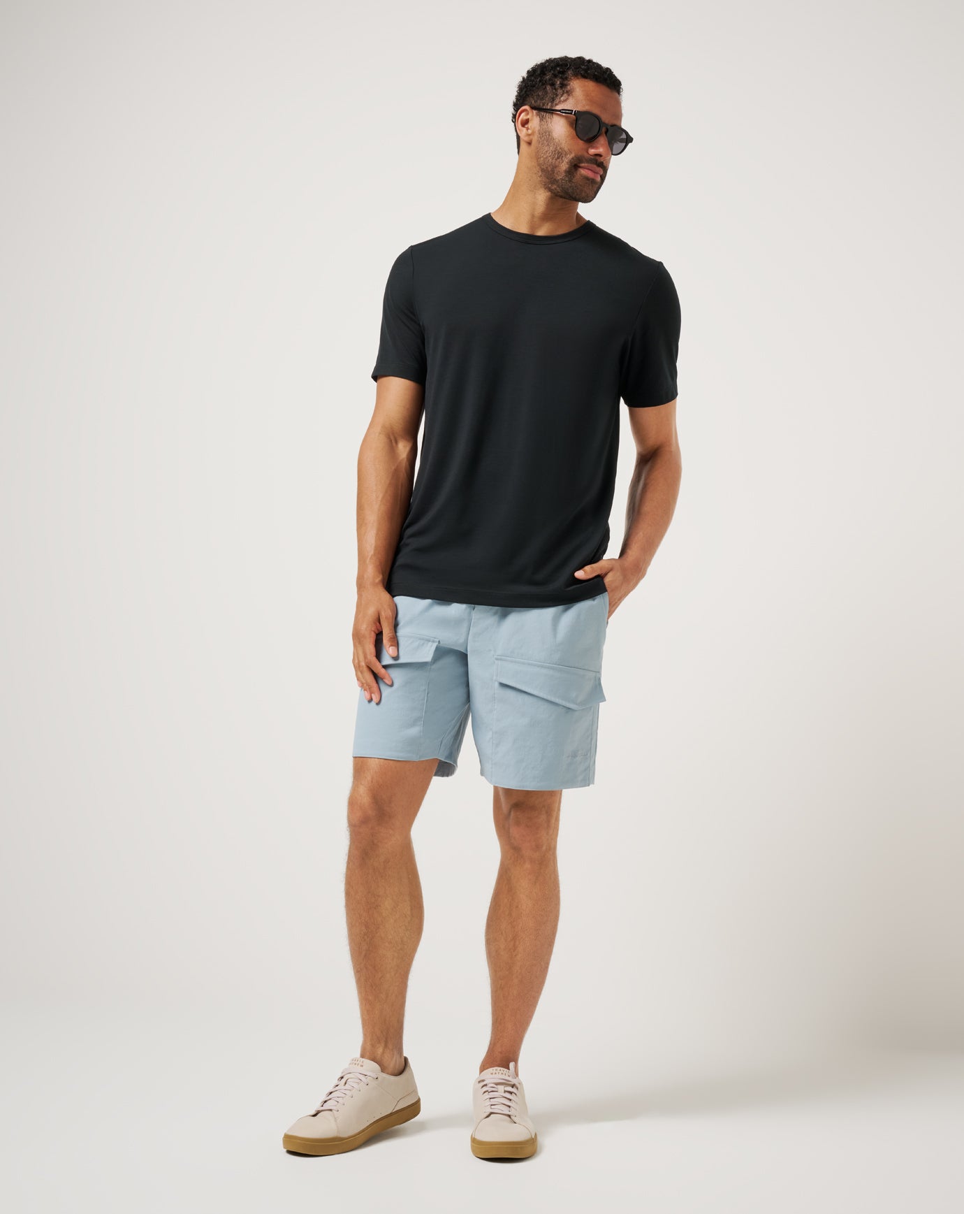 Arona Travis Mathew Men