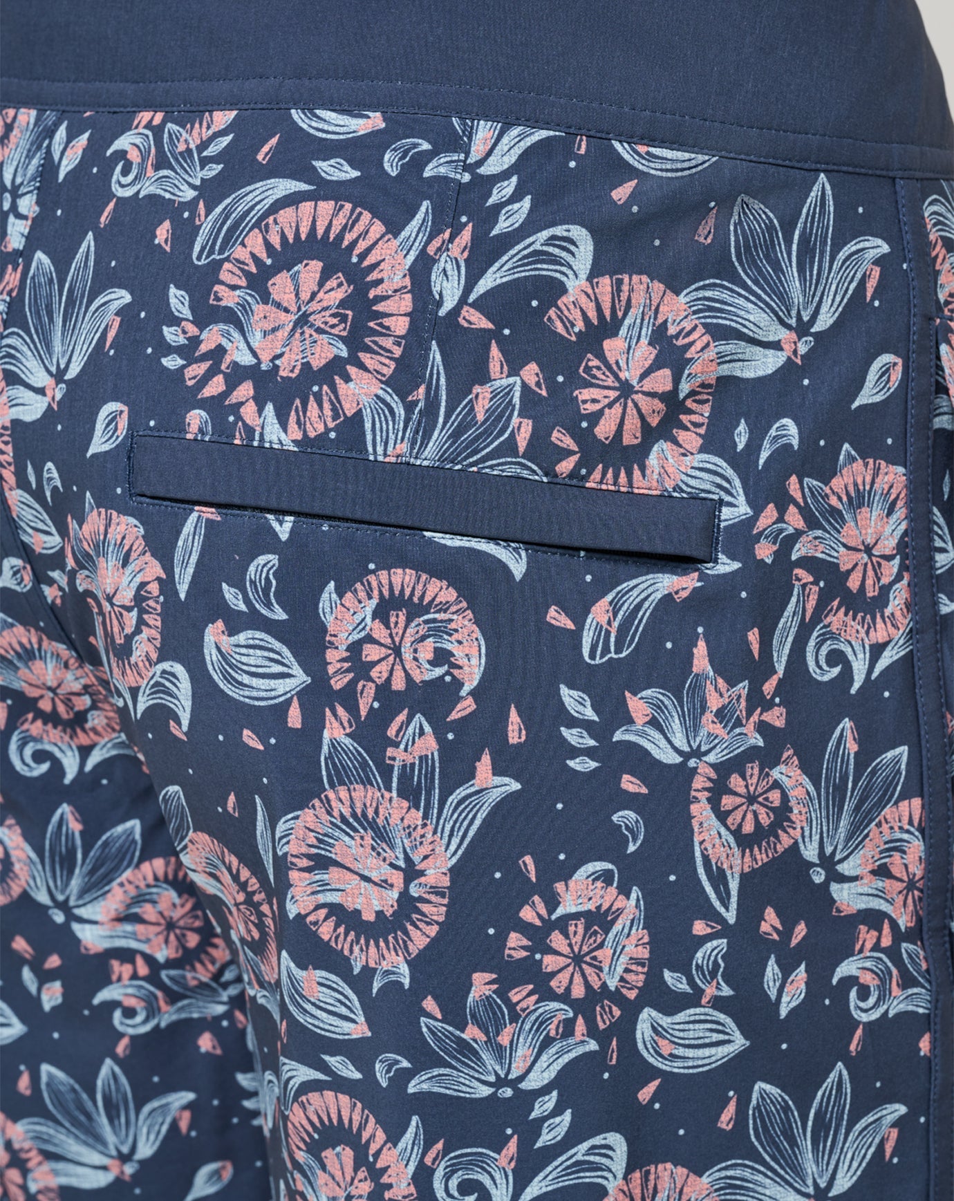 Mood Indigo/Vintage Indigo Travis Mathew Men